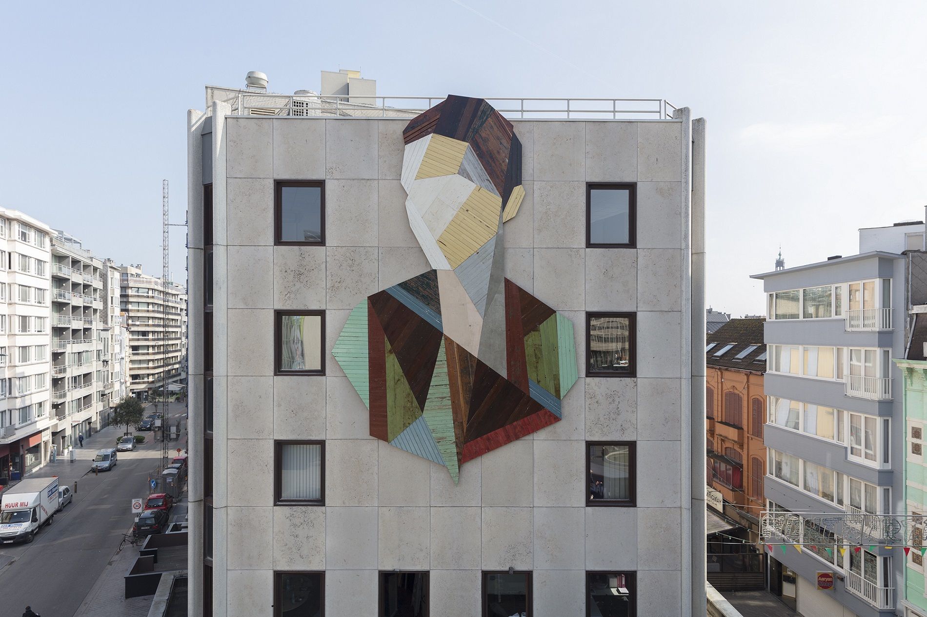 Retratos geométricos construidos con madera por Tefaan De Croock
